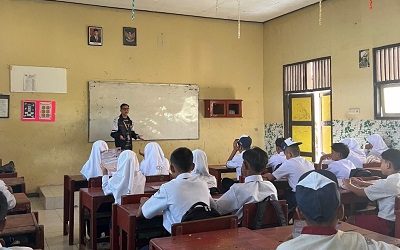 KEREN! MAHASISWA KKN TIM II UNDIP BERIKAN PELATIHAN PUBLIC SPEAKING DI SMP NEGERI 1 MOJOLABAN KABUPATEN SUKOHARJO UNTUK MENINGKATKAN KEPERCAYAAN DIRI SISWA