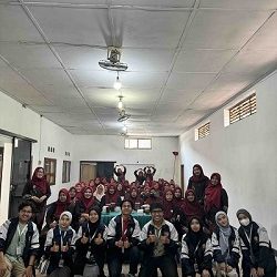 Mahasiswa KKN Tim II UNDIP Tingkatkan Literasi Digital Melalui Pelatihan Pemanfaatan Website dan Instagram Desa