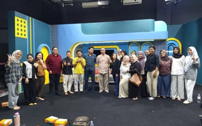 Dari Layar ke Wacana: Kuliah Umum WCU Departemen Ilmu Komunikasi UNDIP Bahas Strategi Menulis Kritik Film Kontekstual